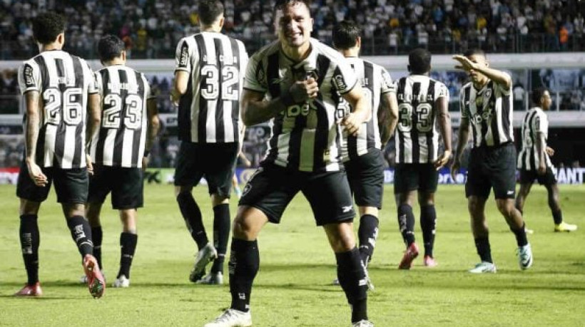 Camisa sete foi o autor do gol que garantiu os três pontos para o Glorioso 