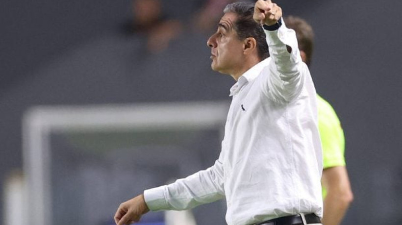 Glorioso garantiu a vitória pelo placar mínimo na Vila Belmiro