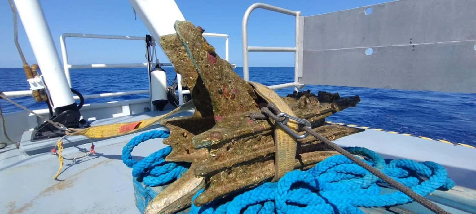 A Superintendência do Mar da Região da Sicília localizou um aríete feito de bronze que teria sido usado pela marinha romana para destruir navios inimigos. A arma era instalada na proa de navios de guerra e usada para acertar as embarcações rivais