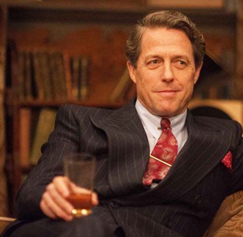 Hugh Grant nasceu em Londres, capital do Reino Unido, em 09/09/1960. Filho de uma professora e de um comerciante, ele estudou literatura inglesa na Universidade de Oxford. 

