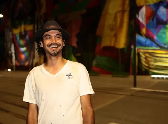 A pintura, localizada no Boulevard Olímpico da Praça Mauá, é inspirada nos aros olímpicos e representa a paz e a união entre os povos.