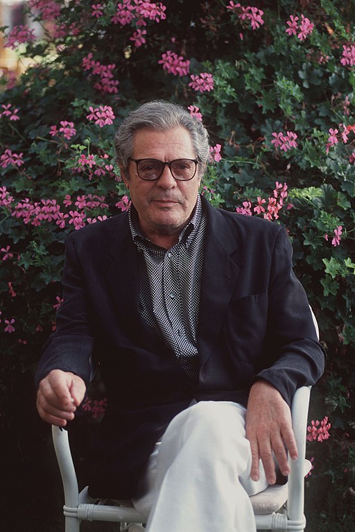 Inclusive, em 1962, a conceituada revista TIME elegeu Mastroianni o ator estrangeiro mais admirado dos EUA. Marcelo morreu em 19/12/1996, aos 72 anos.