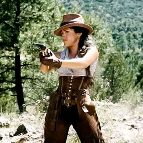 Além de espanhol, Salma fala português, espanhol, inglês e árabe. 