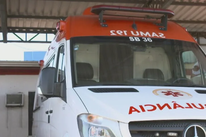 A ambulância, então, faz uma assistência detalhada e leva o paciente ao hospital, para procedimentos mais delicados e internação.
