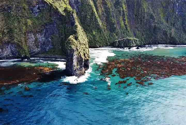 De acordo com a Unesco, as Ilhas Inacessíveis e de Gough são pouco acessadas por estarem cercadas por mais de 12 milhas náuticas, a cerca de 22 km de área protegida pela Marinha.