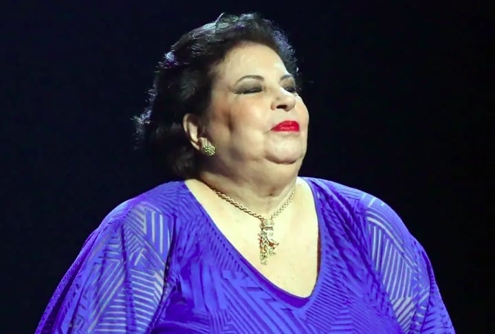 Apesar de não ter a popularidade de outras cantoras da MPB, como Elis Regina e Gal Costa, Nana foi amplamente reconhecida por sua voz marcante e interpretação intensa. 