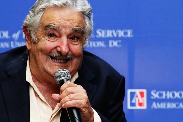 Em 2020, Mujica encerrou sua carreira na política institucional ao se retirar do Senado Federal, mas seguiu ativo e engajou-se na eleição do correligionário e discípulo Yamandú Orsi para a presidência uruguaia.