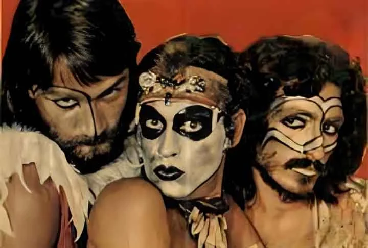 No início da década de 70, já com mais de 30 anos, o cantor entrou na banda Secos e Molhados, onde iniciaria a carreira de sucesso que já dura mais de meio século. 
