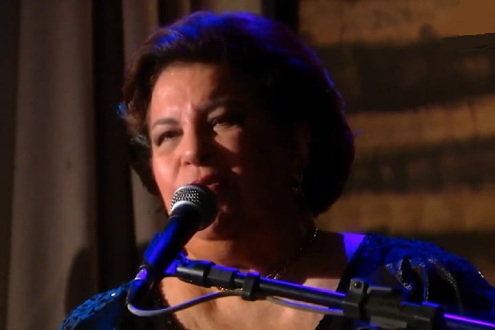 Ainda na década de 1970, Nana se destacou ao cantar obras de grandes nomes da música brasileira, como João Bosco, Tom Jobim, Vinicius de Moraes, Ivan Lins e Gonzaguinha.