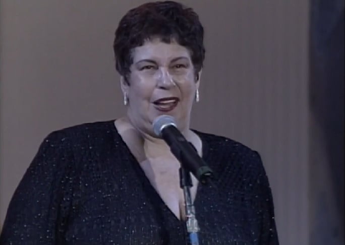 Nana emplacou parcerias importantes com pianistas como João Donato (com quem teve um romance) e Cesar Camargo Mariano (com quem gravou Voz e Suor, em 1983, considerado por ela seu melhor trabalho).