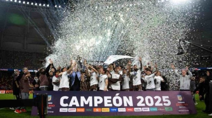 Grupo de jovens entusiastas contou com prêmio originário da corrida de cavalos