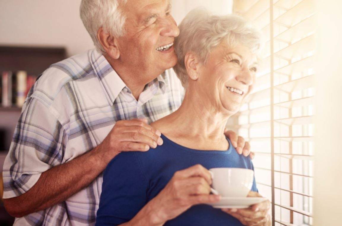 Sustentabilidade: verifica se o sistema poderá continuar pagando os auxílios no futuro, considerando fatores demográficos e a cobertura oferecida;
