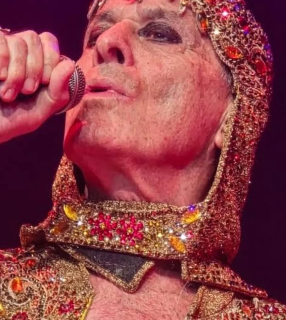 O cantor Ney Matogrosso será enredo da Imperatriz Leopoldinense no Carnaval de 2026. A escola de samba carioca vai levar para a avenida a história do artista que o carnavalesco Leandro Vieira destaca como 