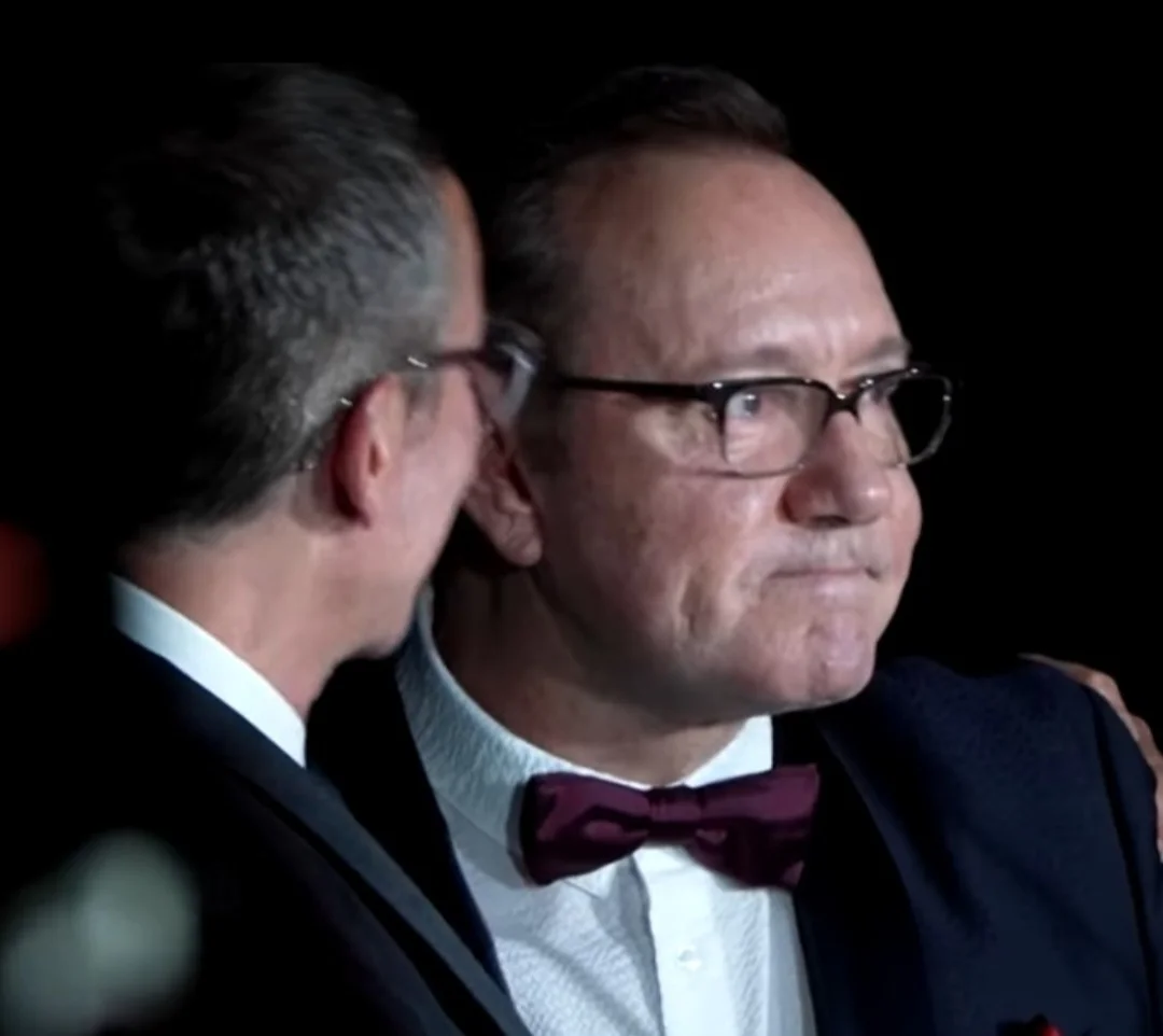 Spacey se referiu ao processo que enfrentou sobre suposto assédio e que, mesmo sem provas por parte do acusador, fez com que Hollywood o afastasse do estrelato. 