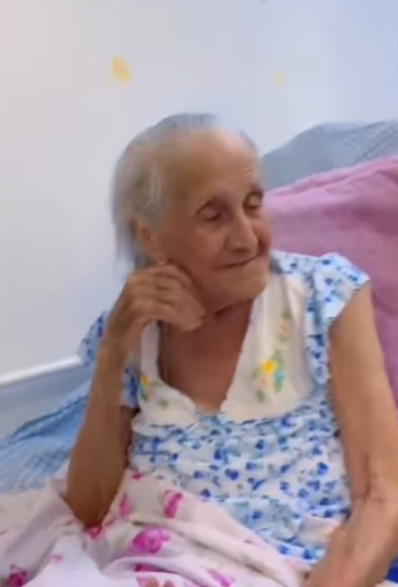 Dona Maria acrescenta mais um ingrediente absolutamente necessário quando se trata de manter o matrimônio: O amor precisa ser cuidado diariamente, diz. 