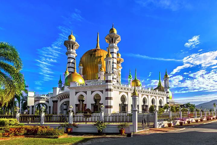 10º – Malásia – 1.395
Surpreendeu ao entrar no top 10 com melhorias em segurança pública e controle de conflitos internos.
