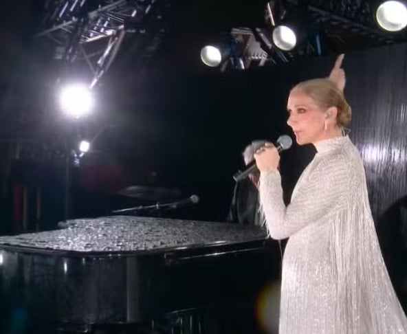 Em 26 de julho de 2024, Dion comoveu o público ao fazer uma apresentação deslumbrante na abertura dos Jogos Olímpicos de Paris. Ela cantou lindamente e emocionou o mundo ao superar as dificuldades impostas pela doença e deixar uma marca inesquecível no evento esportivo. 
