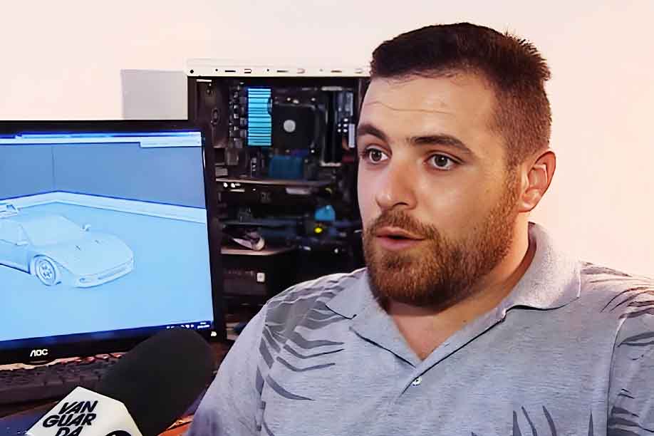 “Era um sonho infantil, inocente, eu não imaginei que poderia isso. Eu aceitei como um desafio para mim mesmo e comecei a estudar, investir tempo e dinheiro para que saísse do papel”, contou, em entrevista ao g1.