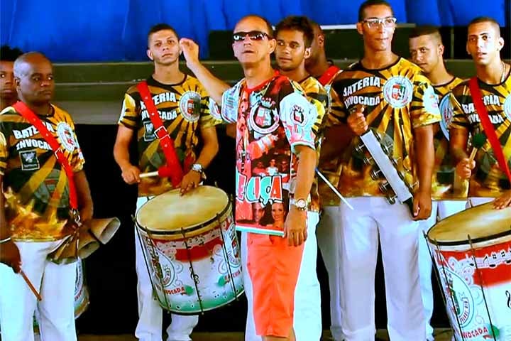 O mestre esteve, em 2010, à frente da bateria da Grande Rio, onde inovou com a paradinha mais longa apresentada até o momento na Sapucaí. Ficou na escola de Caxias até 2014 e depois ingressou na União da Ilha, com seu apelido Caveira.