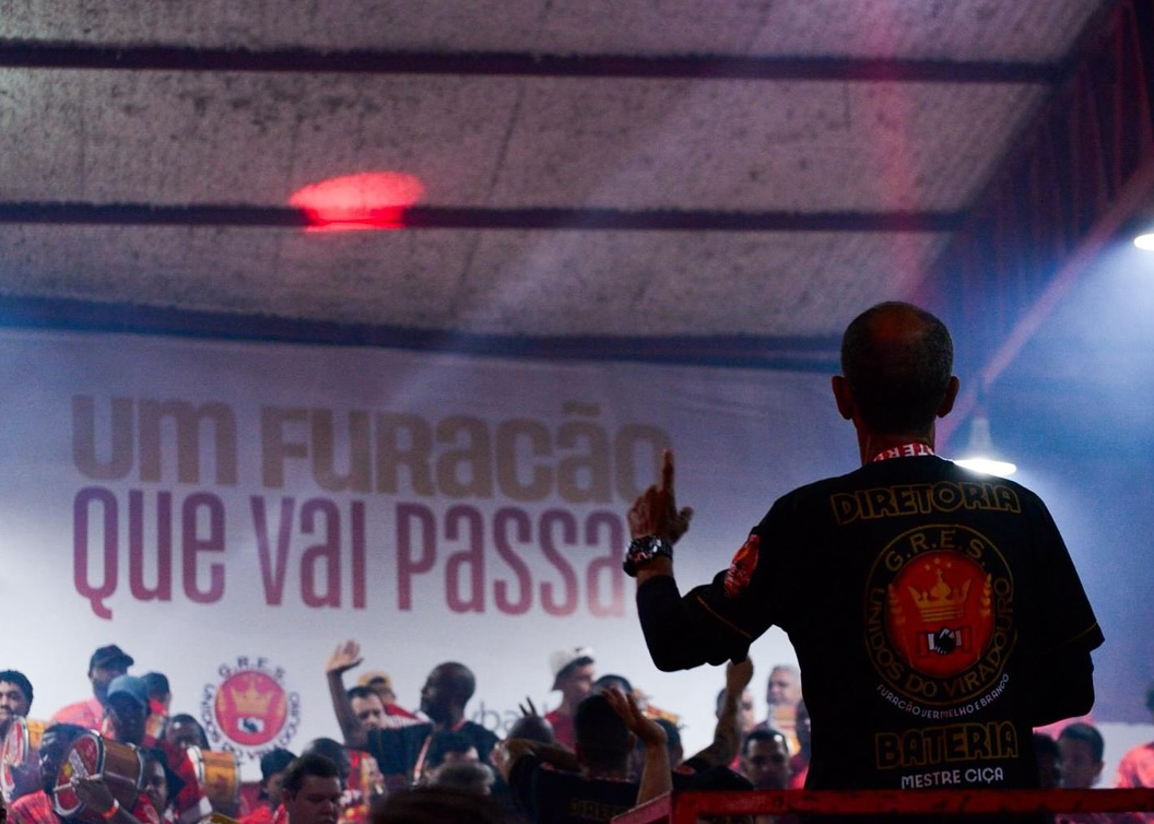 Em 1999, iniciou sua relação de amor com a Unidos do Viradouro e reencontrou o intérprete Dominguinhos do Estácio. Na ocasião, a agremiação vivia o melhor momento de sua história e havia conquistado o título inédito em 1997, com o carnavalesco Joãosinho Trinta.