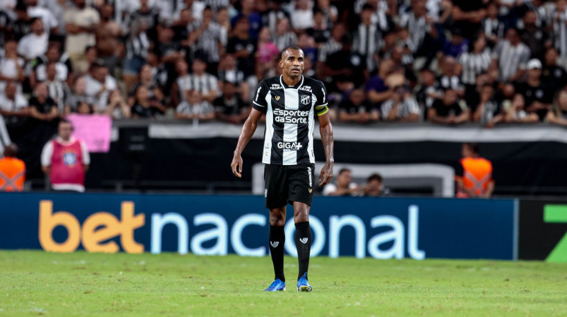 FORTALEZA,CEARÁ, BRASIL,01-06-2025:Marllon e Fernando Sobral em Jogo entre Ceará x Atlético Mineiro pelo Campeonato Brasileiro Serie A na Arena Castelão. (Foto: Samuel Setubal/ O Povo)
