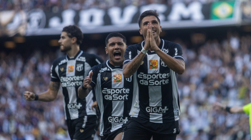 Meia Lucas Mugni comemora gol no jogo Ceará x Sport, no Castelão, pelo Campeonato Brasileiro Série A 2025