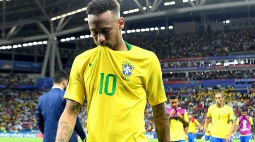 Ex-jogador aponta que camisa 10 do Santos está insatisfeito pelas reclamações devido à alta expectativa em seu retorno ao futebol brasileiro