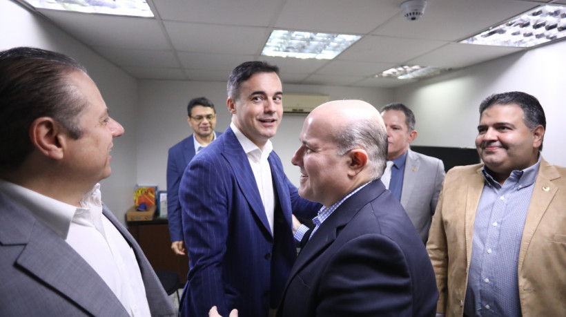 FORTALEZA-CE, BRASIL, 03.06.2025: Oposição se reúne na Assembleia, com Wagner e Roberto Cláudio.  (Foto: Fabio Lima/ OPOVO)