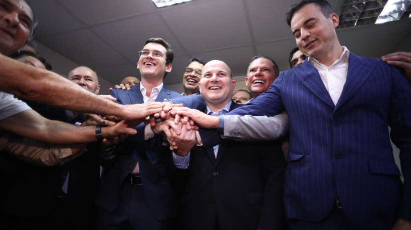 Oposição se reúne na Assembleia Legislativa do Ceará, com Wagner e Roberto Cláudio