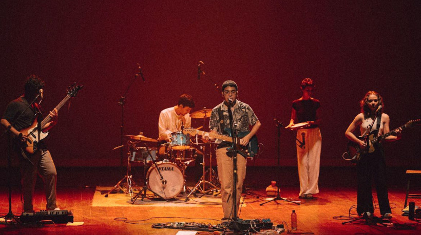 Banda Doces Deletérios faz show na Mostra Nosso Palco nesta terça, 3
