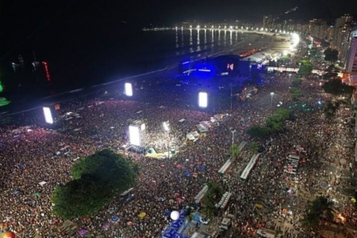 A estimativa da Prefeitura do Rio de Janeiro, baseada no estudo “Potenciais Impactos Econômicos do Show da Lady Gaga no Rio – 2025”, era de que o evento fosse atrair 1,6 milhão de pessoas, número similar ao de Madonna em 2024 (foto). Por isso, um esquema especial de segurança com mais de 5 mil agentes foi montado para proteger o público. 

