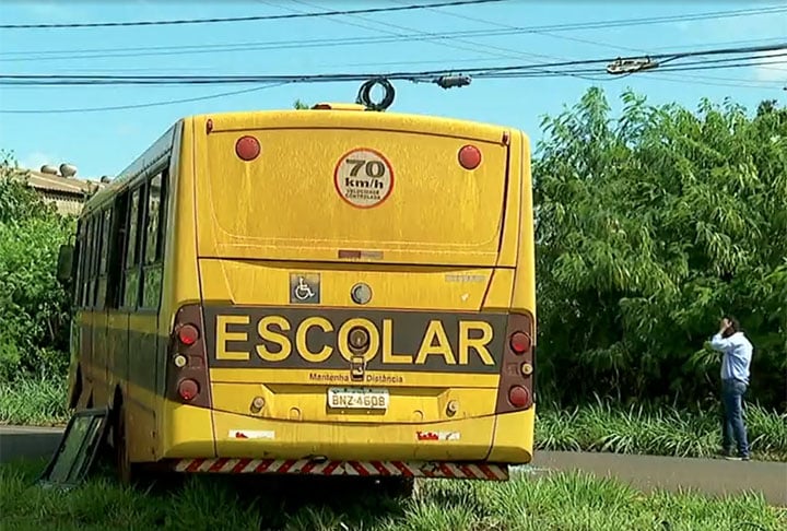 Um caso que ocorreu em 2023 no interior de São Paulo ficou marcado por mostrar a importância de reflexos rápidos. Um estudante salvou os colegas que estavam num ônibus escolar. O FLIPAR mostrou e republica para quem não viu. 