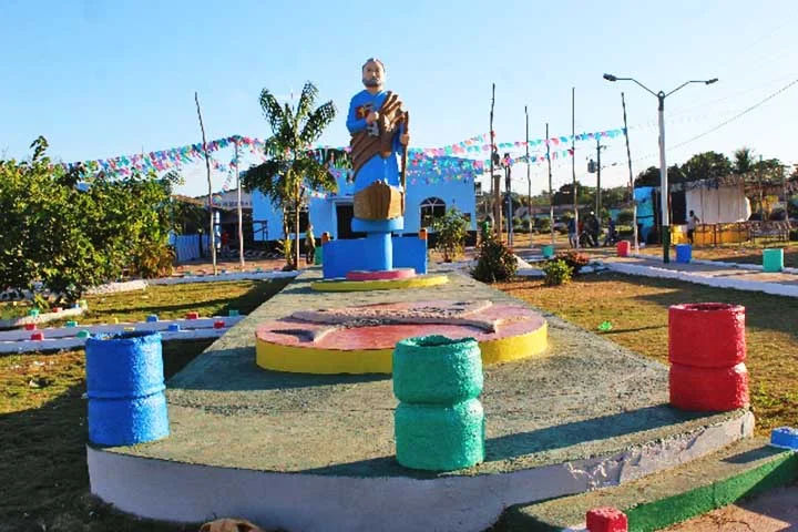 Jacareacanga (PA) - 38,92 pontos - Distância de grandes centros prejudica o desenvolvimento econômico. Sofre com a exploração de ouro ilegal que degrada o ambiente. Infraestrutura urbana é insuficiente para atender à população.
