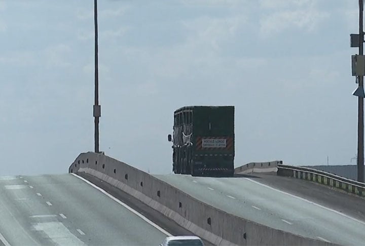 O trecho é muito movimentado com pessoas que vão para Ribeirão Preto (SP-foto) ou para  o Distrito Industrial de Sertãozinho. 