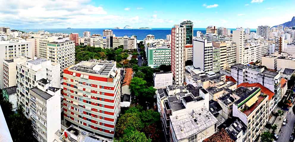 O local é famoso pela bela Praia de Ipanema e por ficar em uma área privilegiada, entre o mar e a Lagoa Rodrigo de Freitas.
