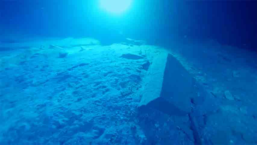 O debate sobre a origem do Monumento de Yonaguni voltou à tona em abril de 2024, após o autor Graham Hancock e o arqueólogo Flint Dibble discutirem o tema no podcast Joe Rogan Experience.