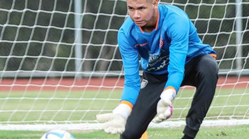 Cristhian Loor, de 19 anos, que integrava os profissionais do Independiente del Valle-EQU, e chega ao Alvinegro a partir de segunda-feira