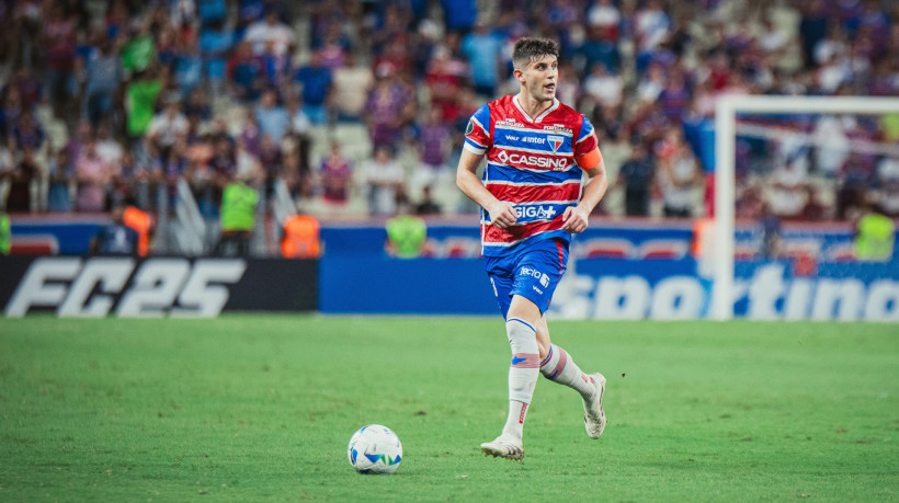Zagueiro Kuscevic no jogo Fortaleza x Bucaramanga, no Castelão, pela Copa Libertadores 2025