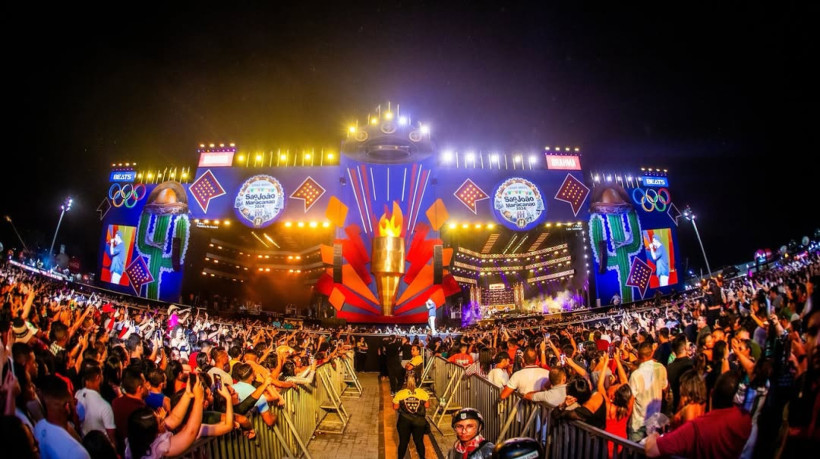 Em Maracanaú, o São João de 2025 acontece de 6 a 29 de junho. Confira quais são os shows de cada fim de semana