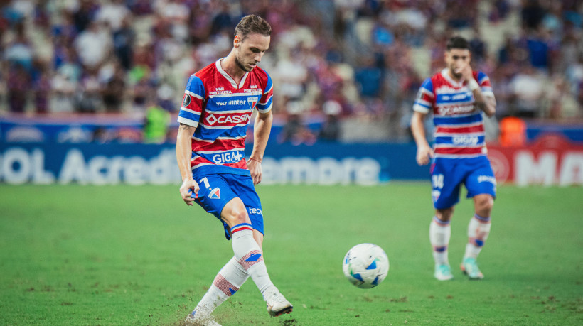 Meia Pochettino no jogo Fortaleza x Bucaramanga, no Castelão, pela Copa Libertadores 2025
