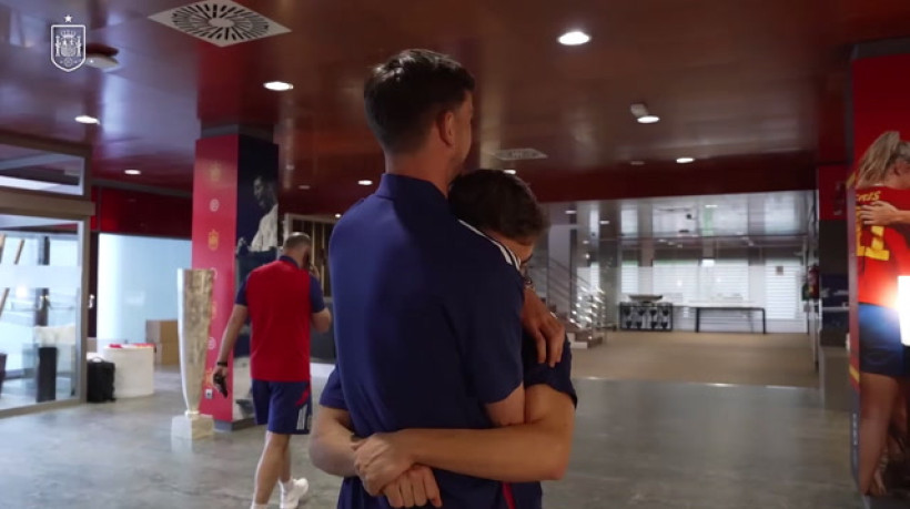 Fabian Ruiz é recebido com festa na Espanha após título da UEFA Champions League