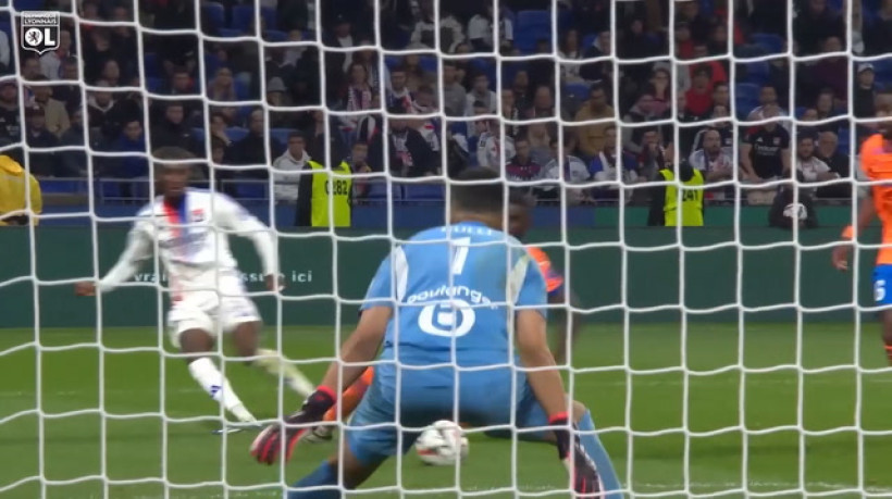 Todos os gols de Rayan Cherki pelo Lyon na Ligue 1 na temporada 2024/25