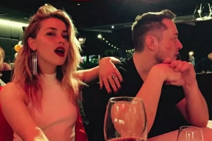 Na web, vários internautas lembraram que Musk e Heard viveram um relacionamento entre 2016 e 2018.