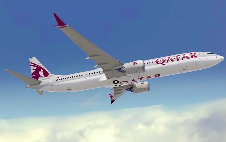 A empresa é conhecida por sua frota moderna e eficiente, composta por aeronaves como o Airbus A350 e o Boeing 787. Seu hub no Aeroporto Internacional Hamad, em Doha, é um dos mais avançados do mundo. 