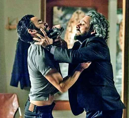 Já em Império (2014), deu vida ao inescrupuloso José Pedro, um dos papéis mais marcantes de sua carreira. Mas Caio nunca se prendeu apenas à televisão. 