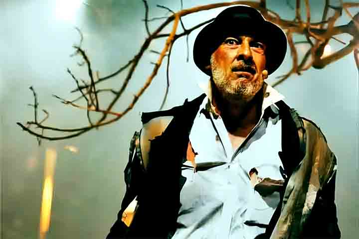 “A vida é uma coisa impressionante. O destino quis que eu voltasse a trabalhar com ele ( Zé Celso). Ficamos dois anos ensaiando até ele falecer”, analisou o ator, que diz nunca ter usado o Whatsapp.