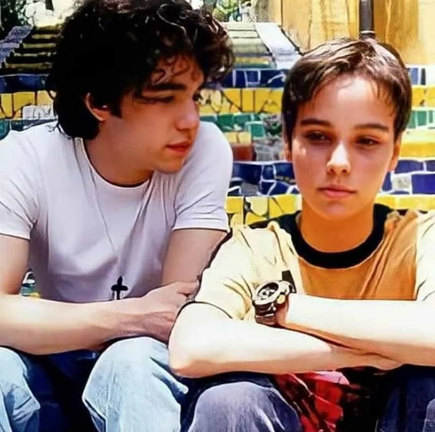 Sua ascensão na TV Globo começou em 1999 com a minissérie Chiquinha Gonzaga, e em pouco tempo virou ídolo teen com personagens como Rafael, o anjo da novela Um Anjo Caiu do Céu (foto), de 2001.