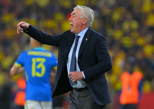 Carlo Ancelotti durante a partida Equador e Brasil
