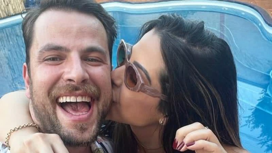 Direto da dinâmica da Casa de Vidro, Gustavo Marsengo entrou no BBB 22 para balançar o jogo, mas se apaixonou pela médica Laís Caldas. Fora da casa mais vigiada do Brasil, eles seguem juntos. 