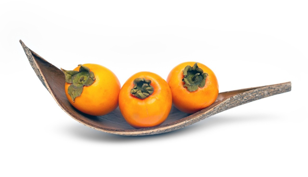 Os principais tipos de caqui cultivados no Brasil são o Fuyu, o Rama Forte, o Giombo (também conhecido como Caqui Chocolate) e o Taubaté. Estes caquis diferem na consistência da polpa, na cor da casca e no sabor. 